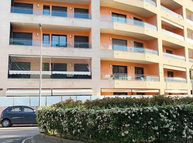 With Terrace יורט דה מאר